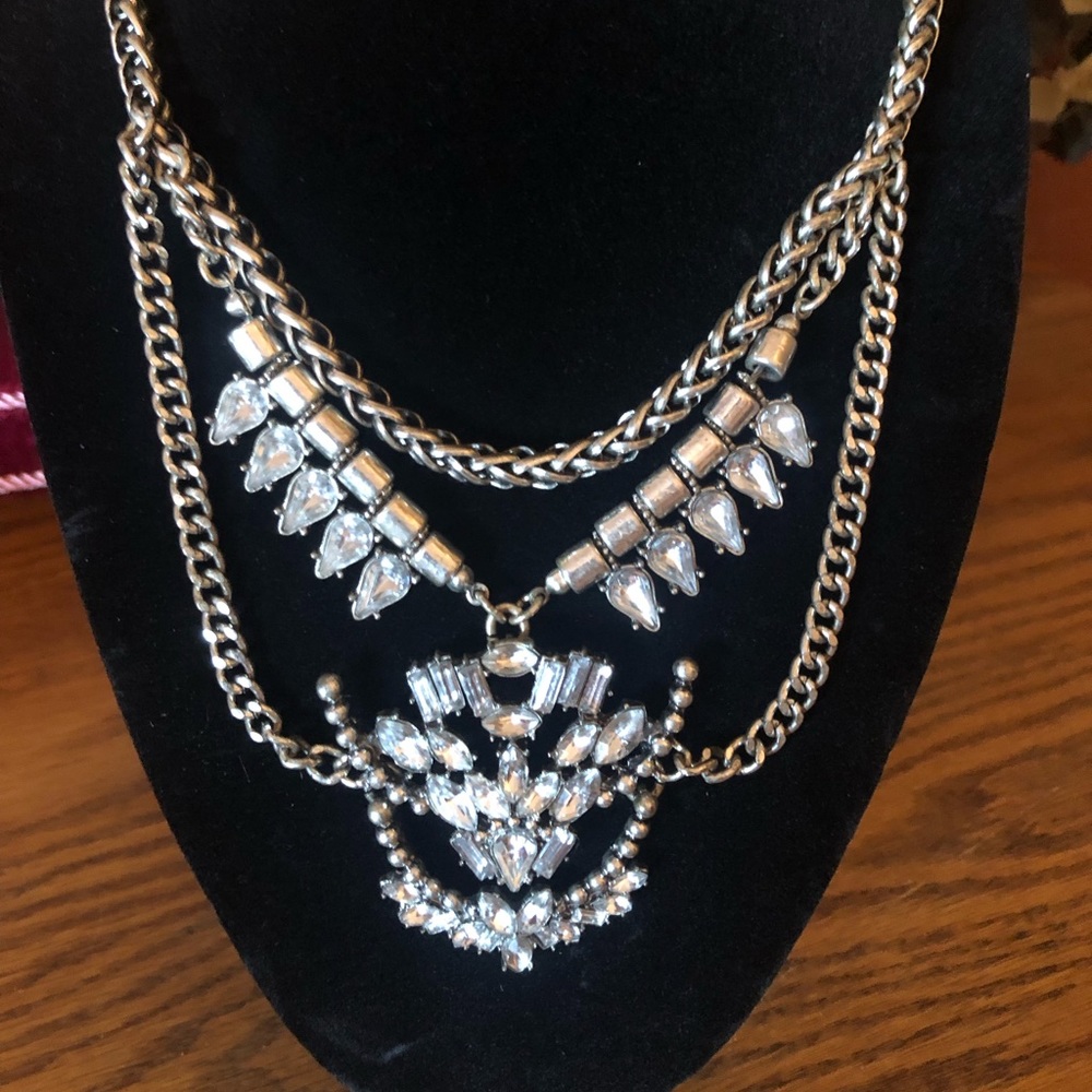 ✨✨REDUCED Statement Necklace White Rhinestone & Silver Tone